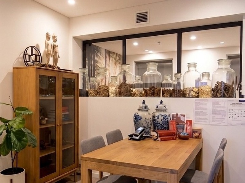 Treatment room at Ping Ming Health Melbourne overlooking Flinders Street Station